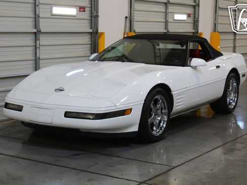 Used 1992 Chevrolet Corvette Stingray Convertible image 5