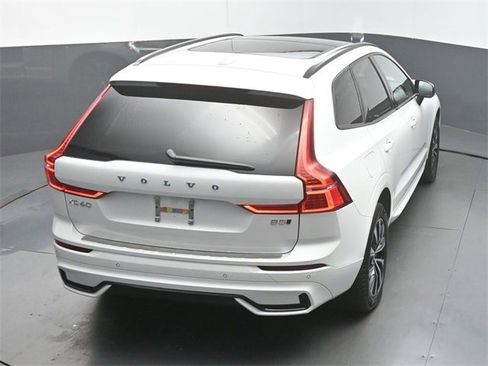 Certified 2024 Volvo XC60 B5 Core image 48