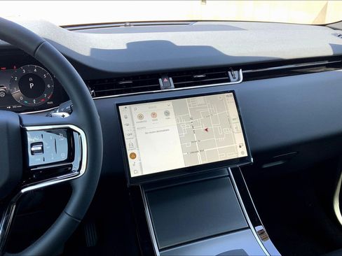 New 2026 Land Rover Range Rover Evoque S image 8