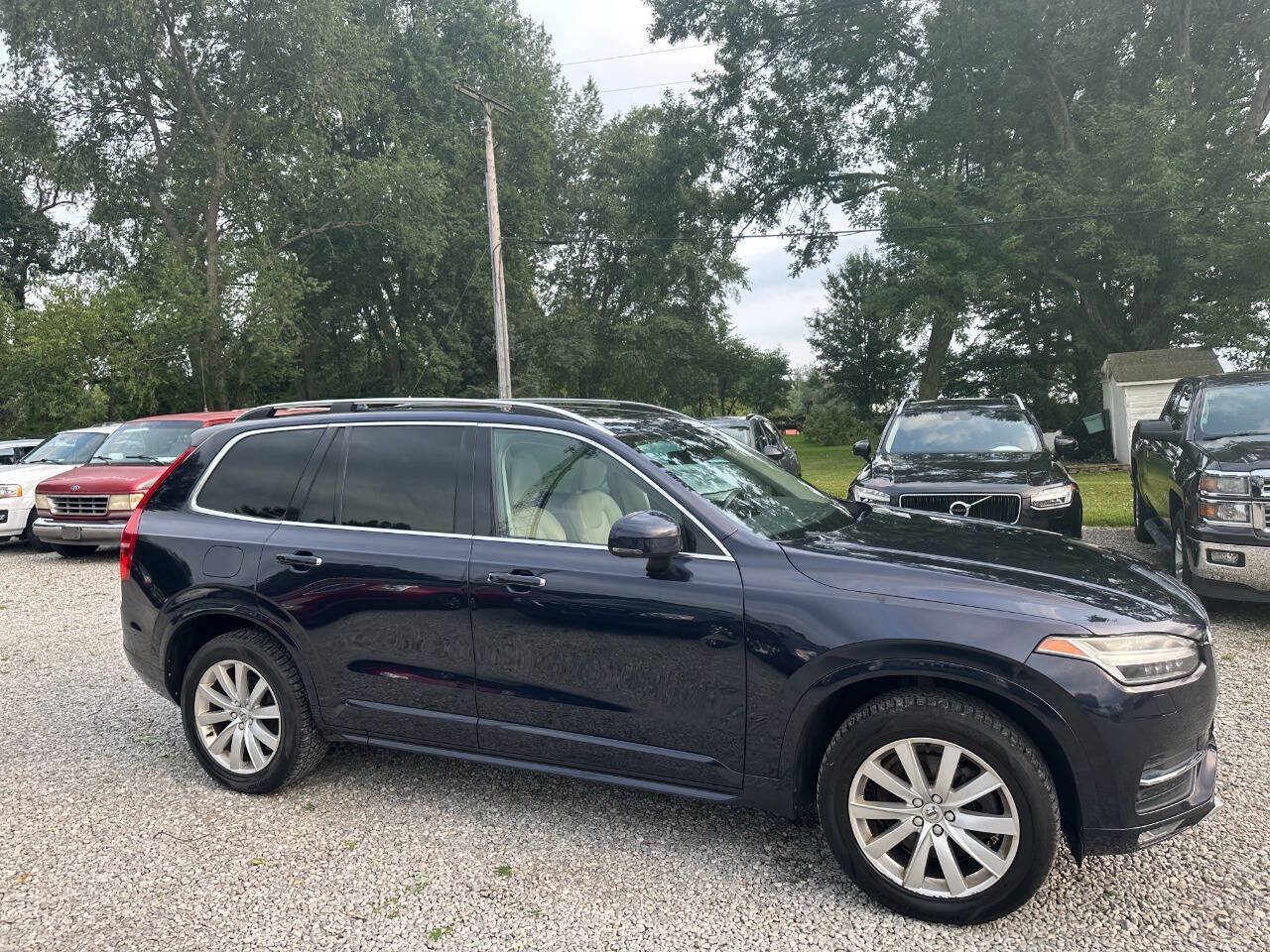Used 2016 Volvo XC90 T6 Momentum w/ Momentum Plus Package AWD/4WD image 4