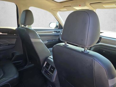 Used 2021 Volkswagen Atlas SEL Premium image 20