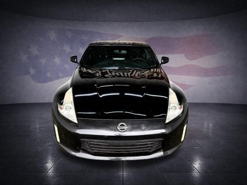 Used 2017 Nissan 370Z w/ Sport Package image 6