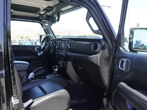 Certified 2021 Jeep Gladiator Overland w/ Popular Equipment Package AWD/4WD image 30