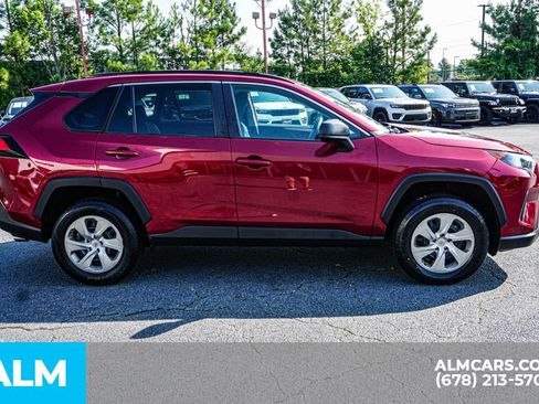 Used 2021 Toyota RAV4 LE FWD image 9