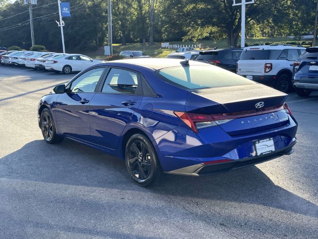 Certified 2023 Hyundai Elantra Blue FWD image 4