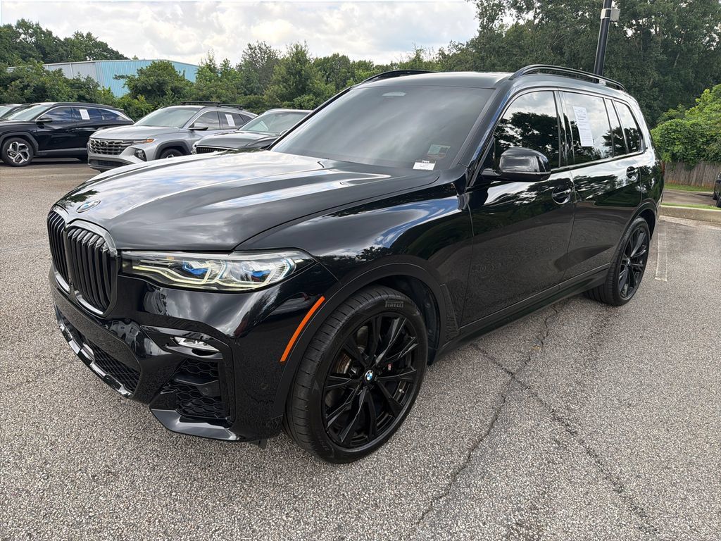 Used 2022 BMW X7 M50i w/ Dynamic Handling Package AWD/4WD image 3