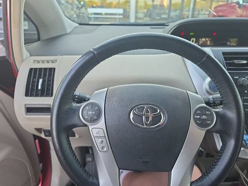 Used 2013 Toyota Prius V Five FWD image 12