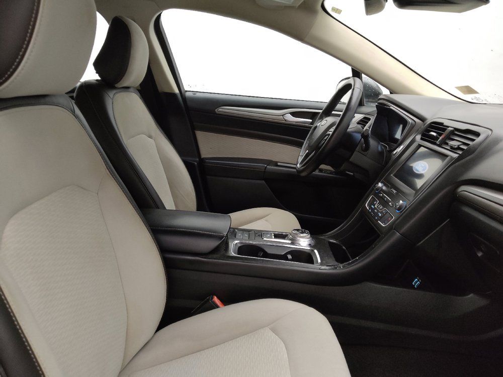 Used 2020 Ford Fusion SE w/ Equipment Group 151A FWD image 21