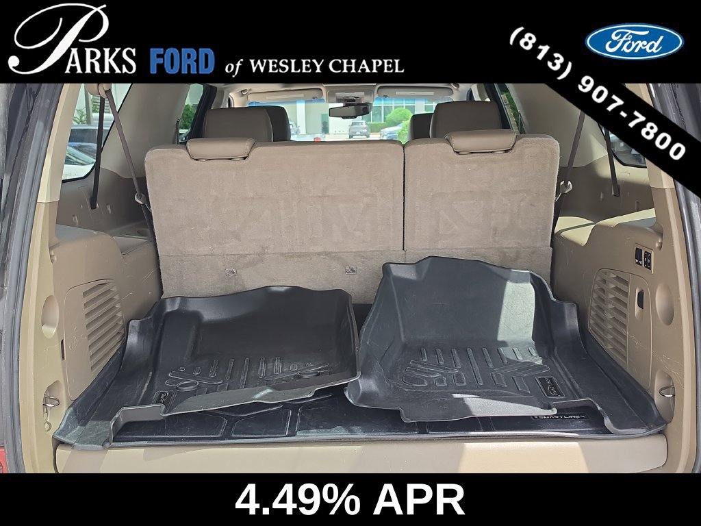 Used 2017 Chevrolet Suburban LT w/ Luxury Package RWD image 9