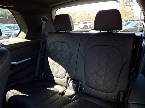 Used 2026 BMW X7 xDrive40i w/ Executive Package image 12