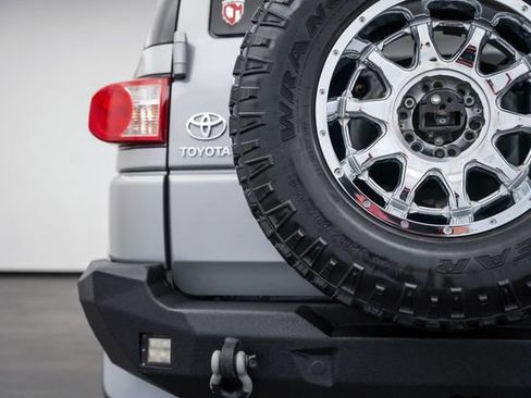 Used 2011 Toyota FJ Cruiser 4WD w/ Upgrade Pkg image 35