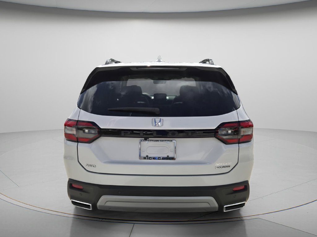 Certified 2023 Honda Pilot Touring image 6