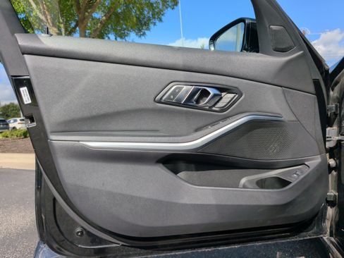Used 2020 BMW 330i Sedan w/ Convenience Package RWD image 27