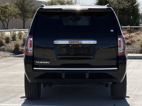 Used 2020 GMC Yukon Denali image 5