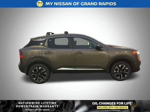 New 2026 Nissan Kicks SV image 7