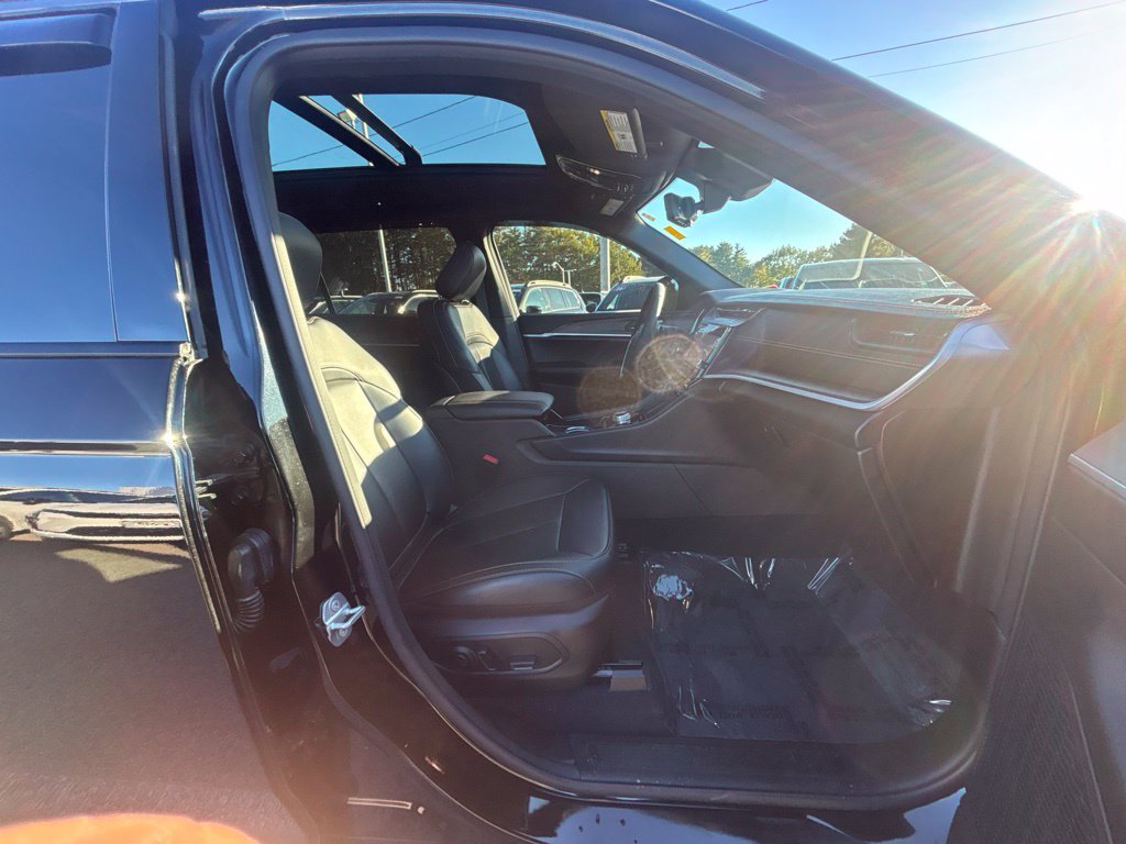 Certified 2026 Jeep Grand Cherokee L Limited AWD/4WD image 26
