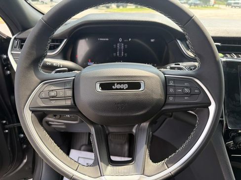 New 2026 Jeep Grand Cherokee Laredo AWD/4WD image 9