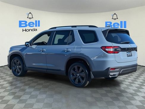 New 2025 Honda Pilot Sport image 2