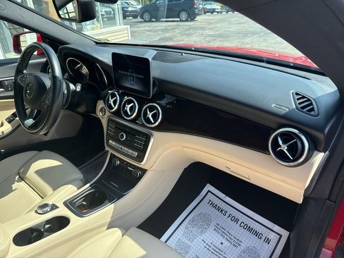 Used 2019 Mercedes-Benz CLA 250 4MATIC w/ Premium Package image 33