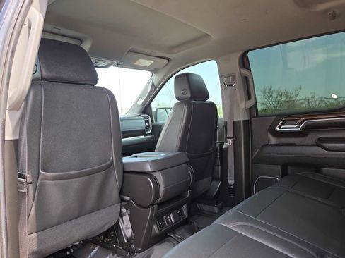 Used 2024 Chevrolet Silverado 1500 LT w/ Leather Package RWD image 16