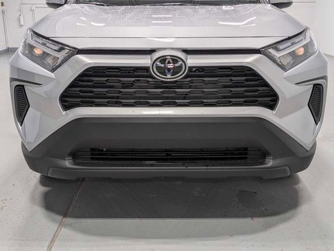 Used 2025 Toyota RAV4 XLE image 2