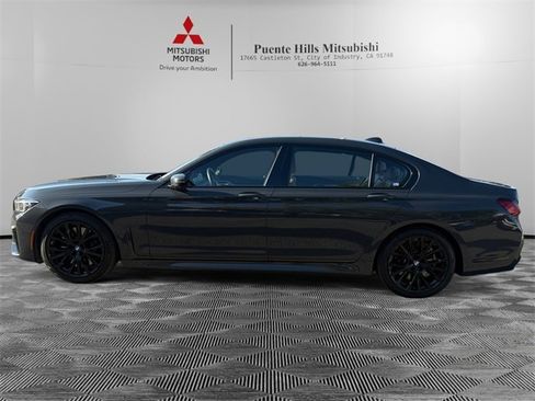 Used 2022 BMW 740i 740i w/ M Sport Package image 8