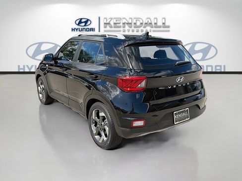 Used 2022 Hyundai Venue SEL image 5
