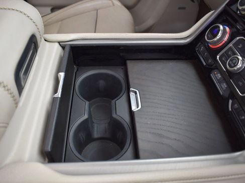 Used 2021 GMC Yukon Denali w/ Denali Premium Package image 29