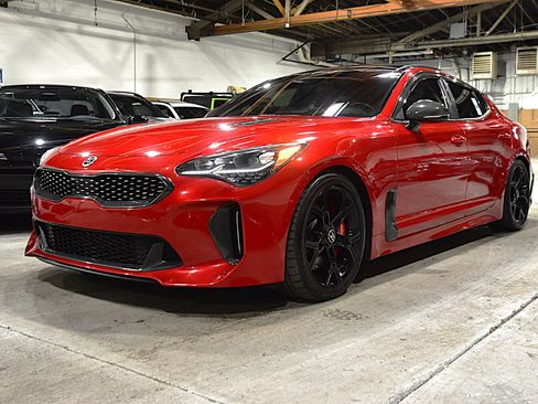 Used 2018 Kia Stinger GT2 image 7