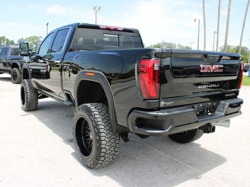 Used 2025 GMC Sierra 2500 Denali w/ Denali Reserve Package AWD/4WD image 8