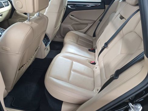 Certified 2023 Porsche Macan AWD/4WD image 24