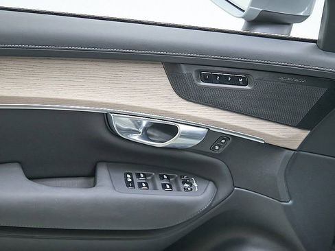 New 2026 Volvo XC90 B6 Plus w/ Protection Package Premier image 11