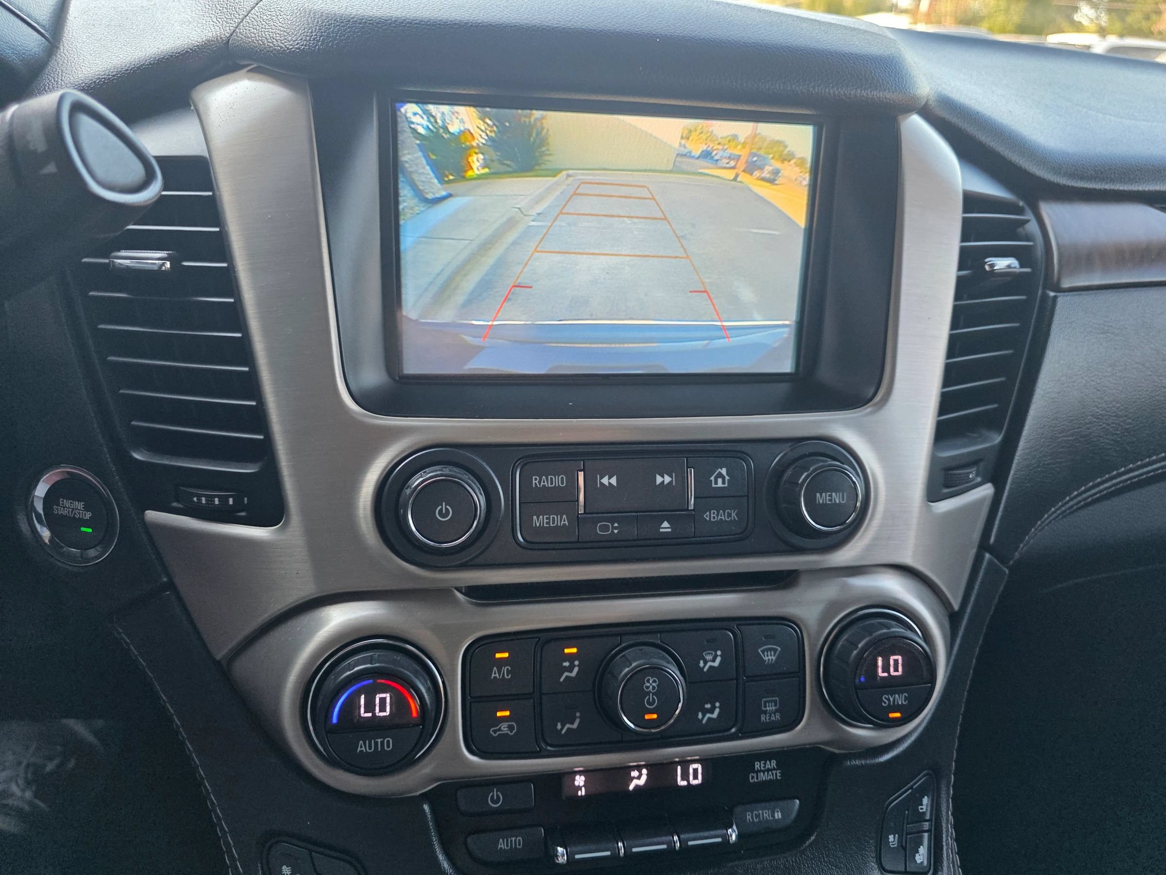 Used 2018 GMC Yukon Denali w/ Open Road Package AWD/4WD image 18