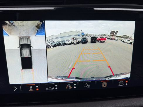 Used 2025 GMC Sierra 2500 AT4 AWD/4WD image 19