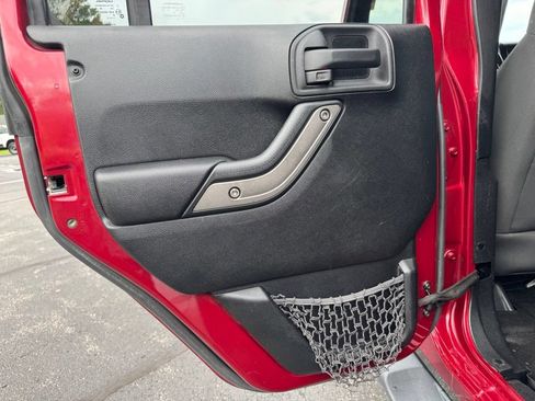 Used 2012 Jeep Wrangler Unlimited Sport AWD/4WD image 15