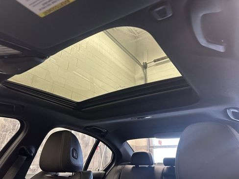 Used 2025 BMW 330i xDrive Sedan w/ Convenience Package image 23