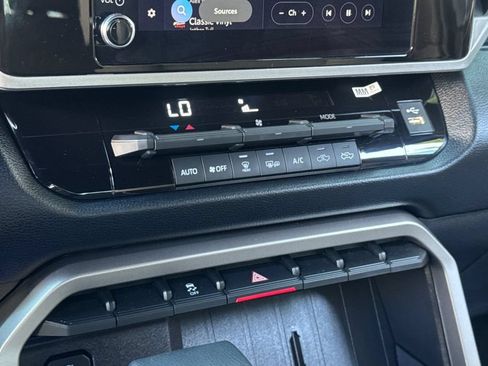 Certified 2025 Toyota Tundra SR5 AWD/4WD image 19