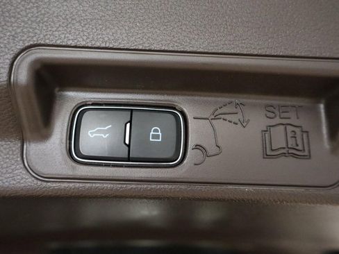 Used 2021 Ford Explorer King Ranch w/ Premium Technology Package image 28