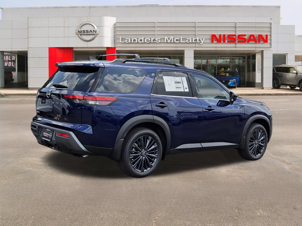 New 2026 Nissan Pathfinder Platinum FWD image 3