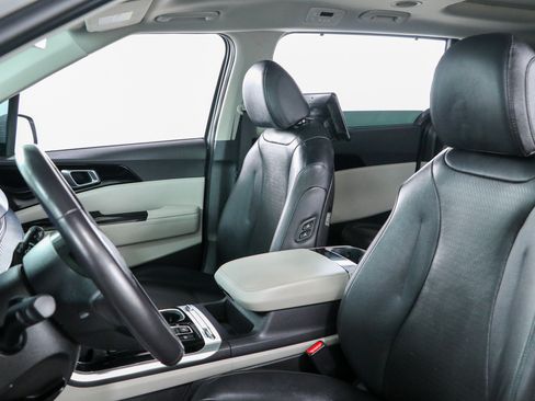 Used 2024 Kia Carnival SX Prestige FWD image 25