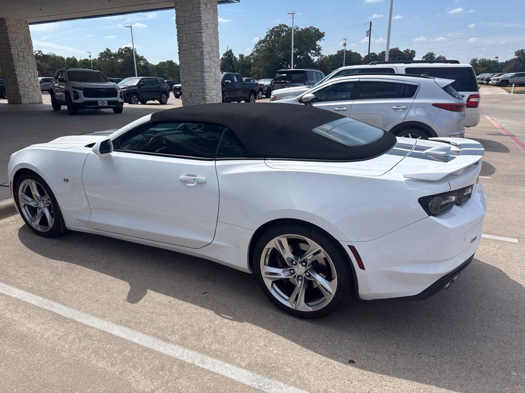 Used 2021 Chevrolet Camaro SS RWD image 2