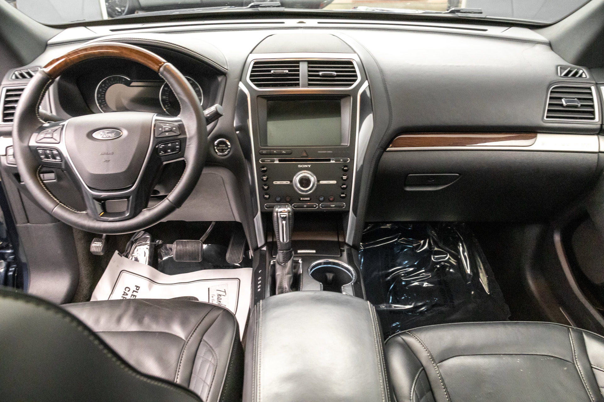 Used 2017 Ford Explorer Platinum AWD/4WD image 31