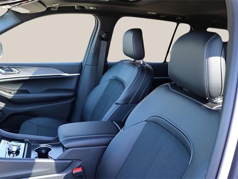 New 2026 Jeep Grand Cherokee Altitude image 12