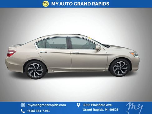 Used 2017 Honda Accord EX-L image 9