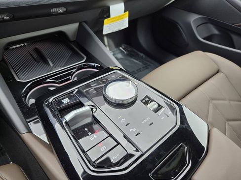 New 2026 BMW 530i xDrive w/ M Sport Package image 23