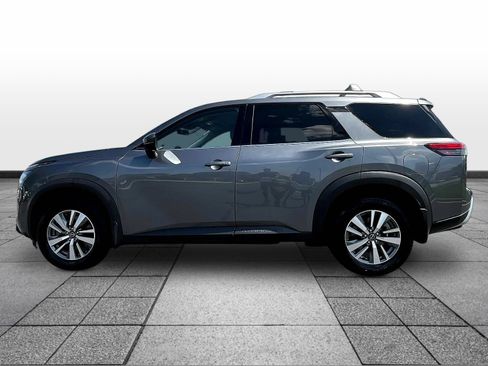 Used 2025 Nissan Pathfinder SL AWD/4WD image 8