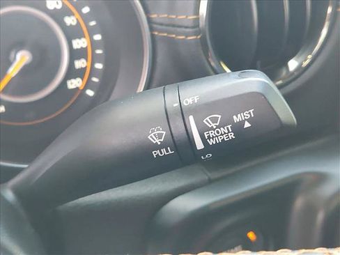 Used 2022 Jeep Gladiator Overland AWD/4WD image 14
