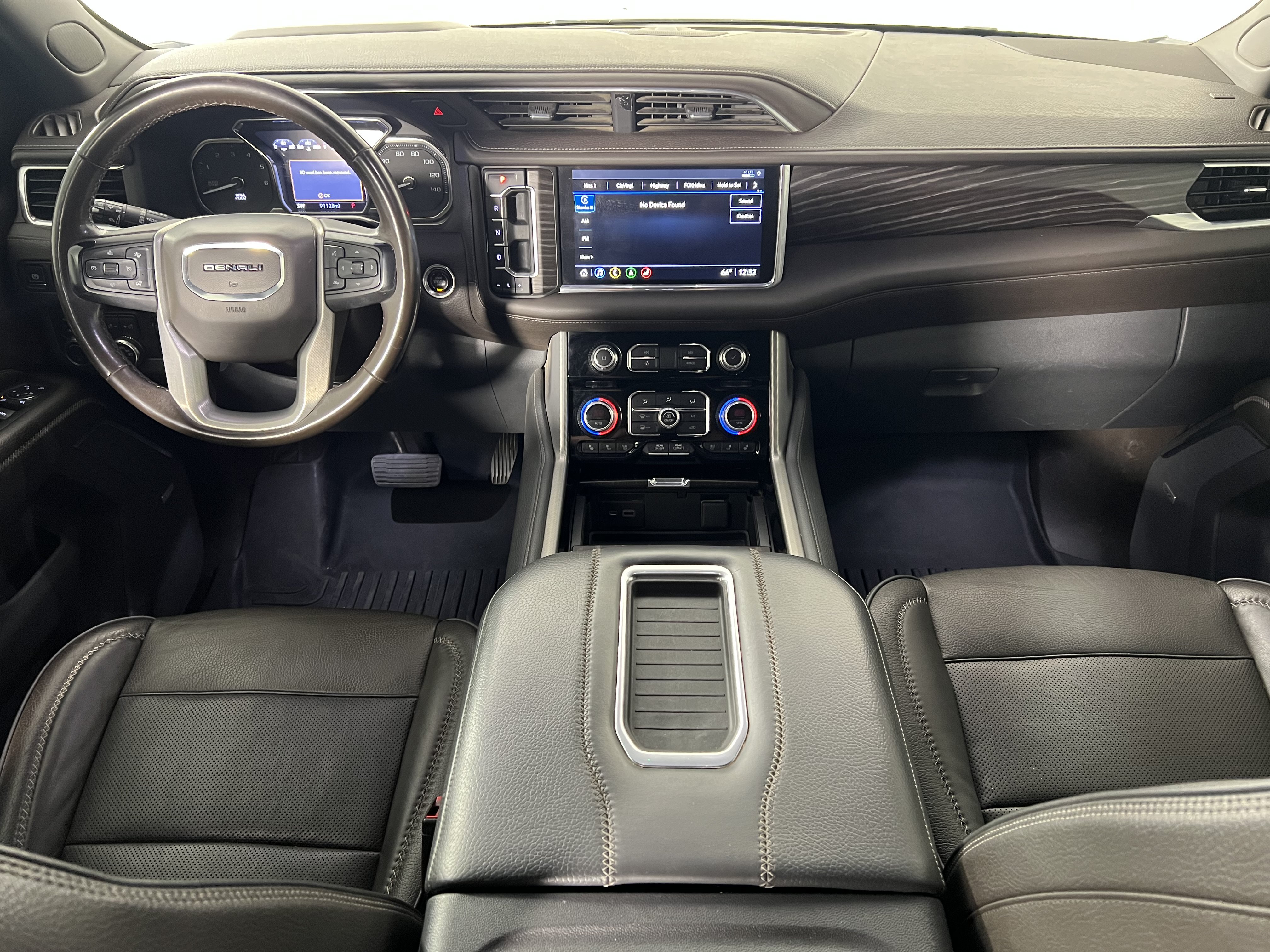 Used 2021 GMC Yukon XL Denali w/ Denali Premium Package AWD/4WD image 21