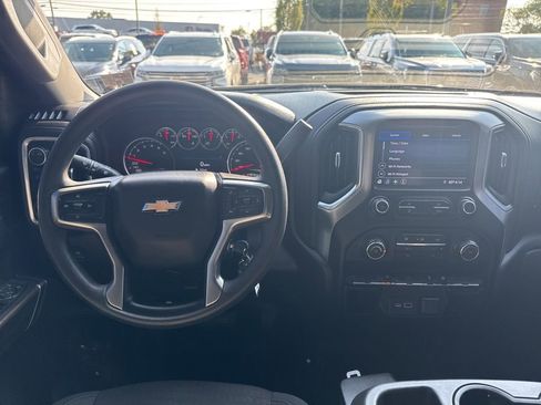 Used 2020 Chevrolet Silverado 1500 LT image 15