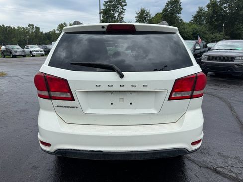 Used 2017 Dodge Journey SXT w/ Blacktop Package FWD image 4